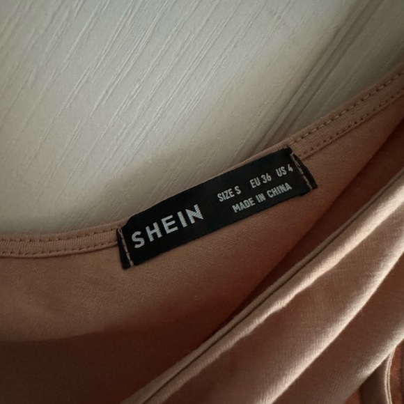 SHEIN crop top - Picture 2 of 4